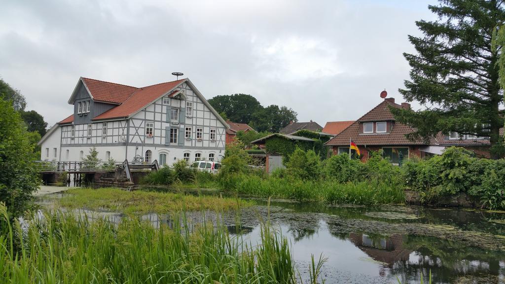 Oldenstadter Wassermuhle Uelzen Esterno foto