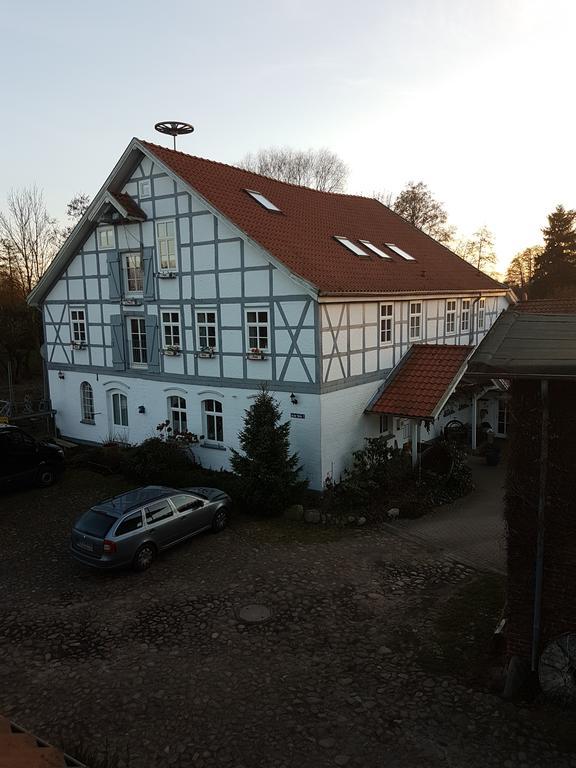 Oldenstadter Wassermuhle Uelzen Esterno foto